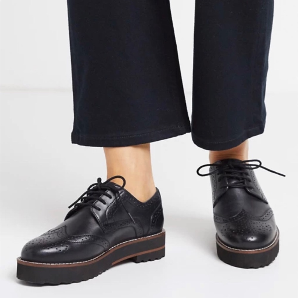 ASOS DESIGN Mottle leather flat brogues in black